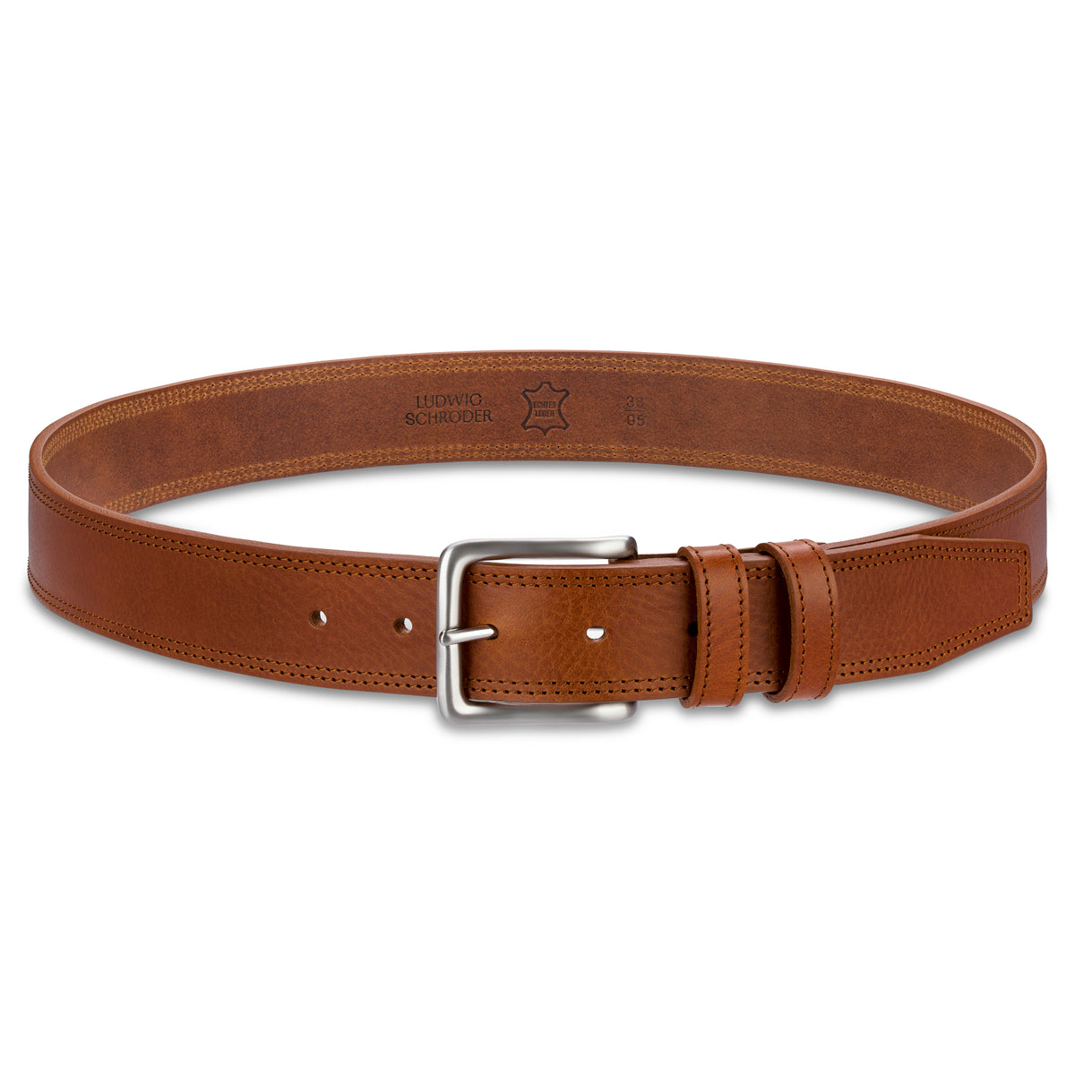4cm breiter Jeansgürtel für Herren in Cognac mit doppelter Ziernaht. Das schöne Rindleder ist einlagig. Die Gürtelschnalle ist silbersatiniert. Der Gürtel hat zwei Schlaufen. Die Spitze ist trapezförmig.